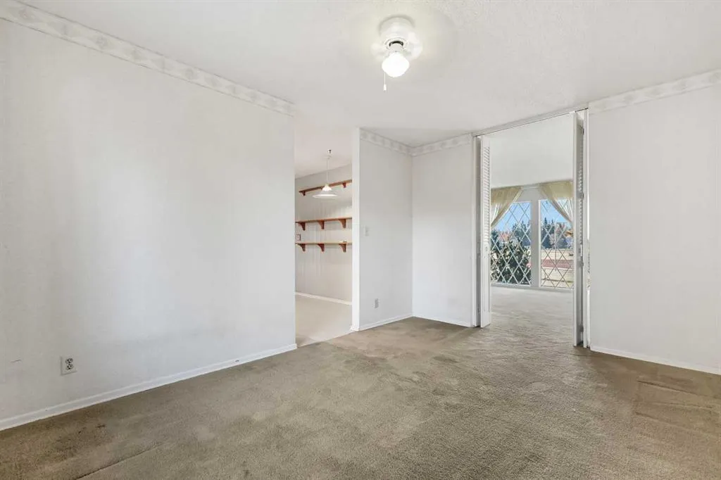 2416 Palliser Drive SW