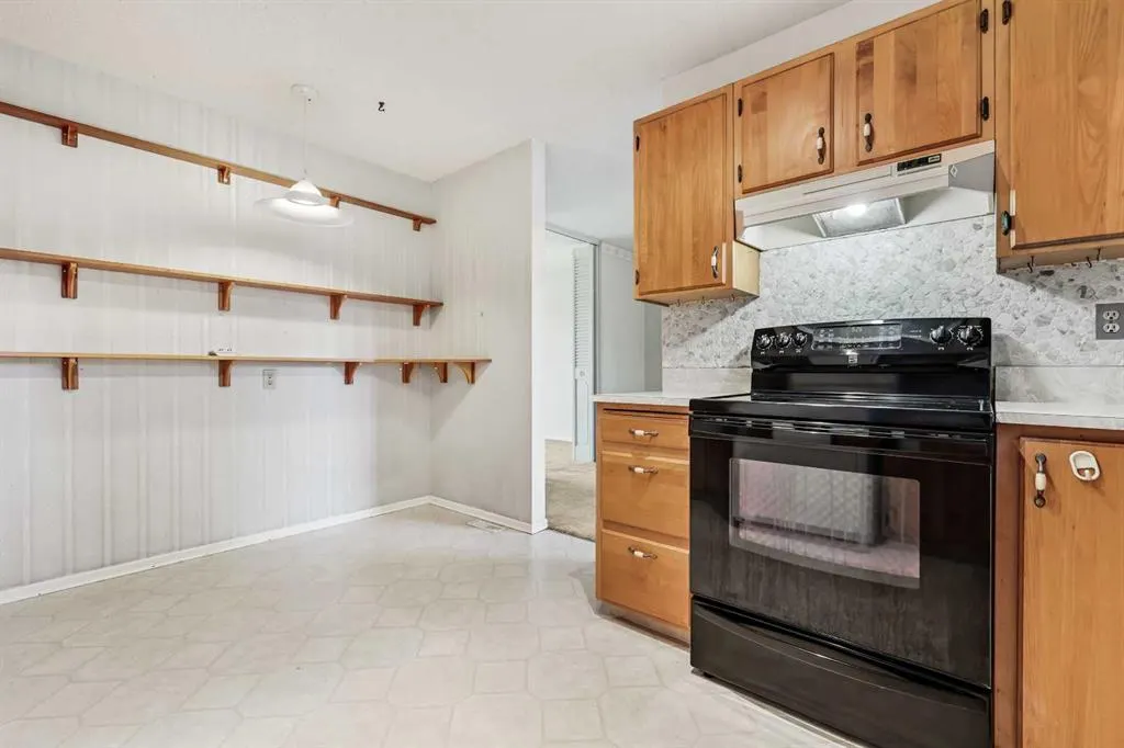 2416 Palliser Drive SW