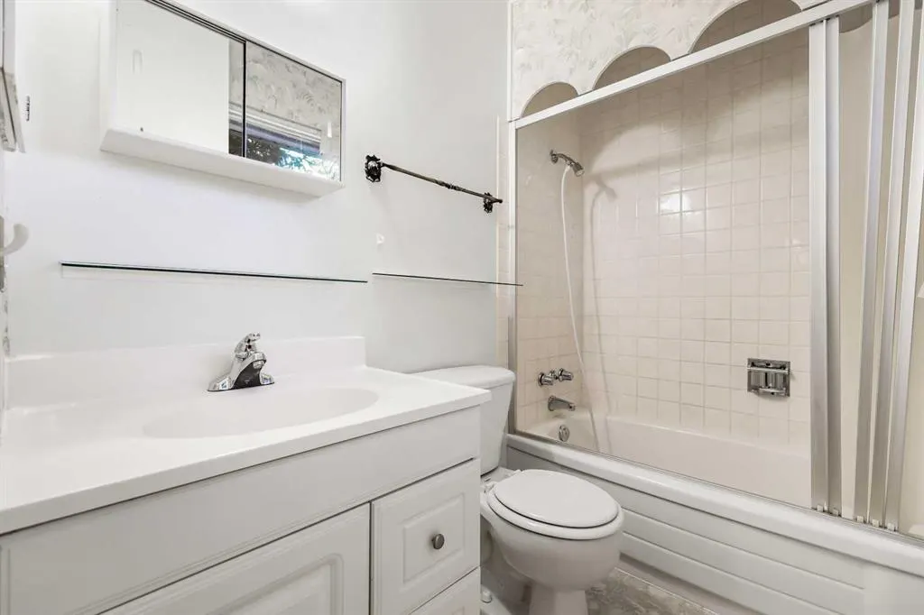 2416 Palliser Drive SW