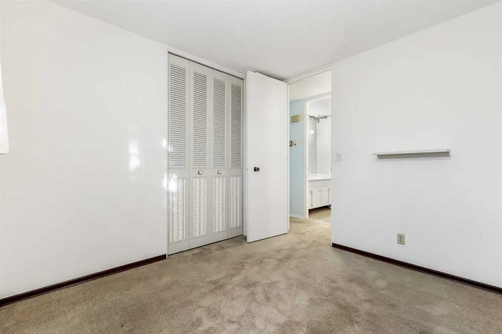 2416 Palliser Drive SW