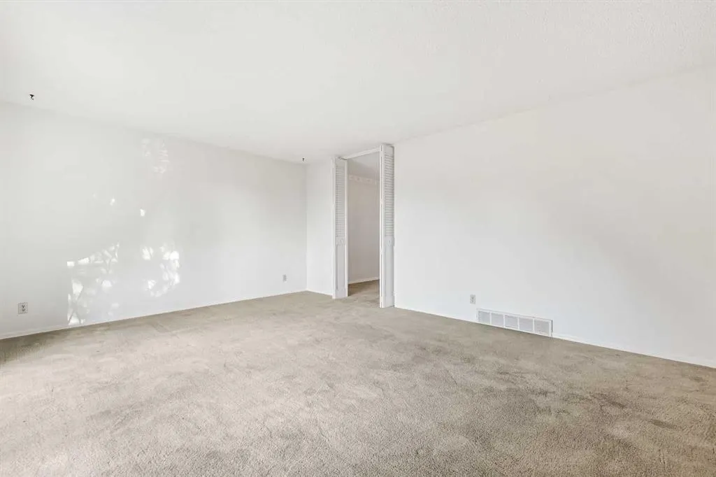 2416 Palliser Drive SW