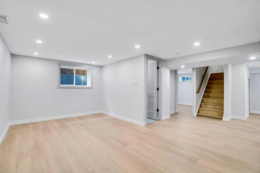 146 Springwood Drive SW
