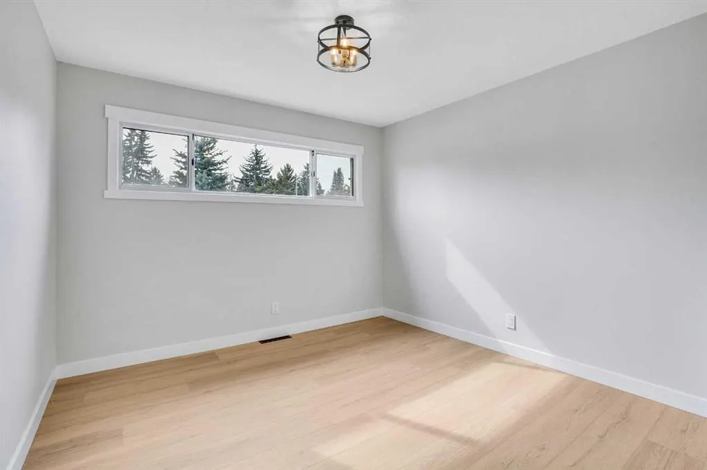 146 Springwood Drive SW