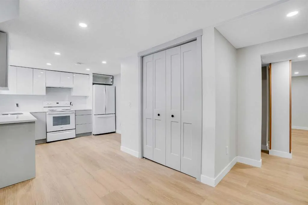 146 Springwood Drive SW