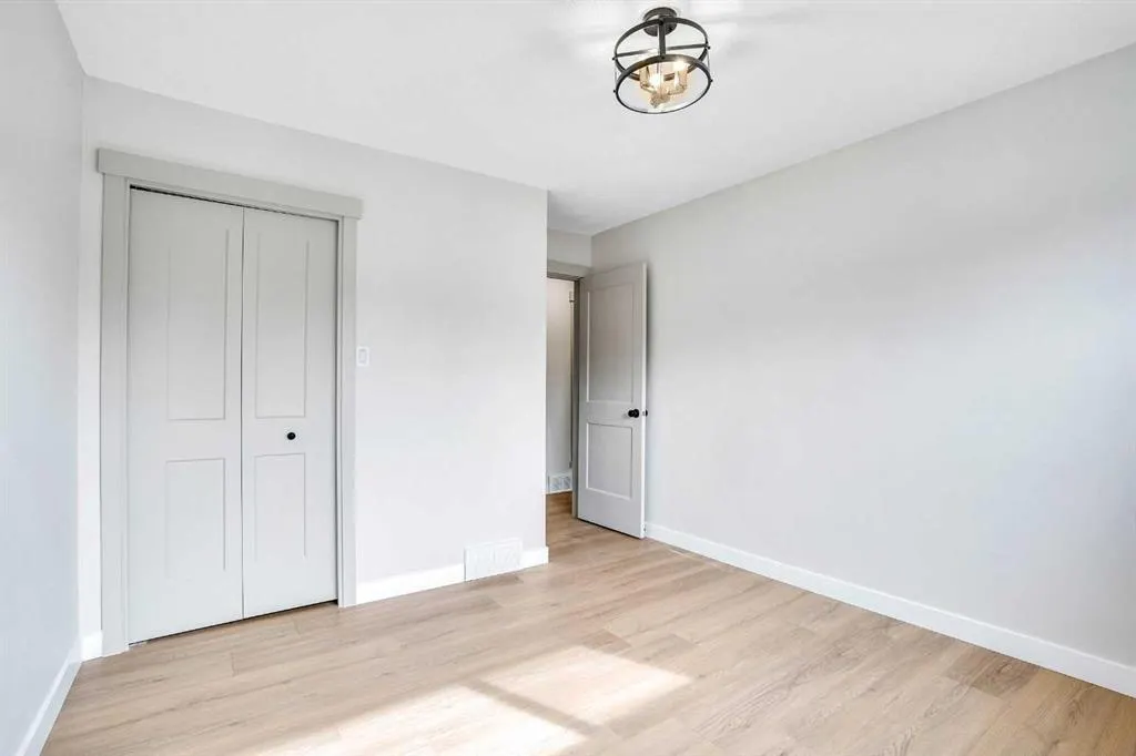 146 Springwood Drive SW
