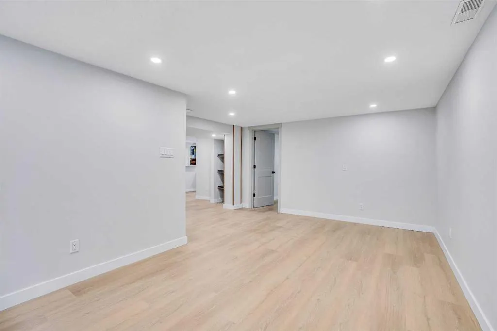 146 Springwood Drive SW