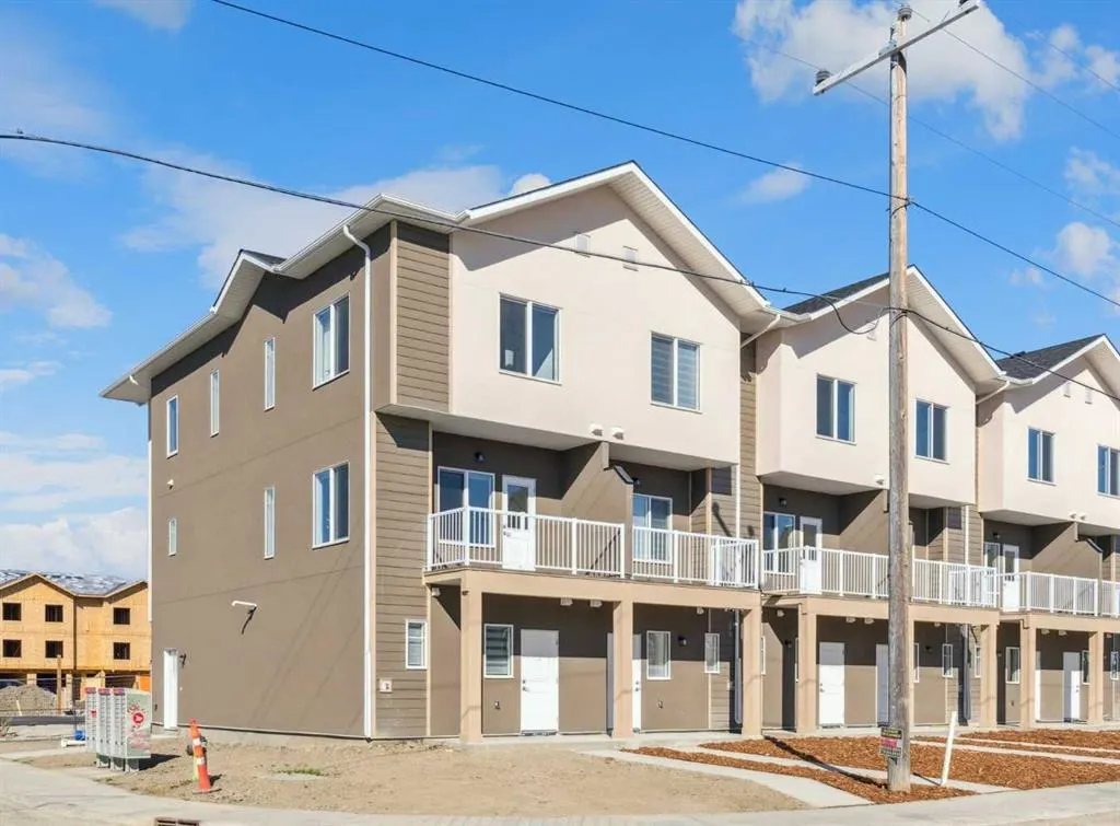 95 Saddlecrest Circle NE, #101