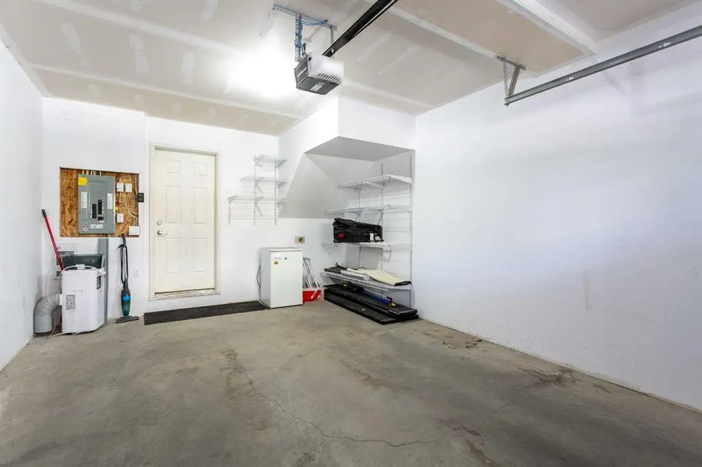 107 Evanston Manor NW