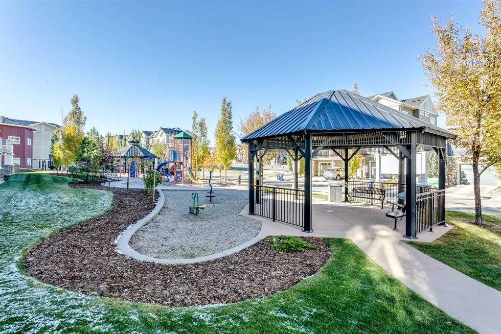 107 Evanston Manor NW