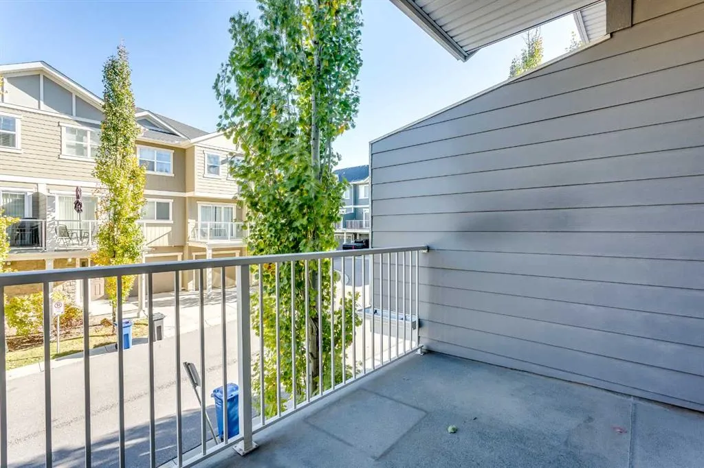 107 Evanston Manor NW