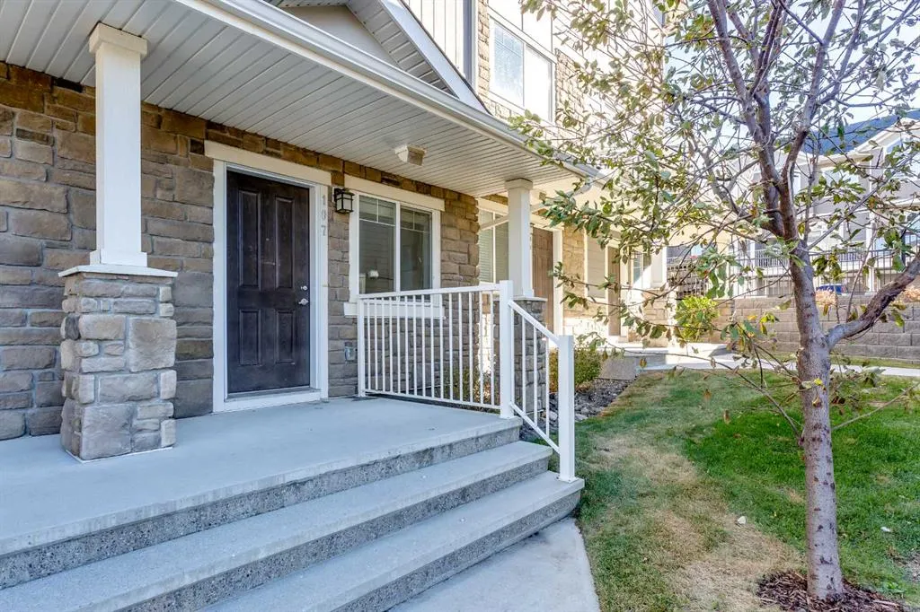 107 Evanston Manor NW