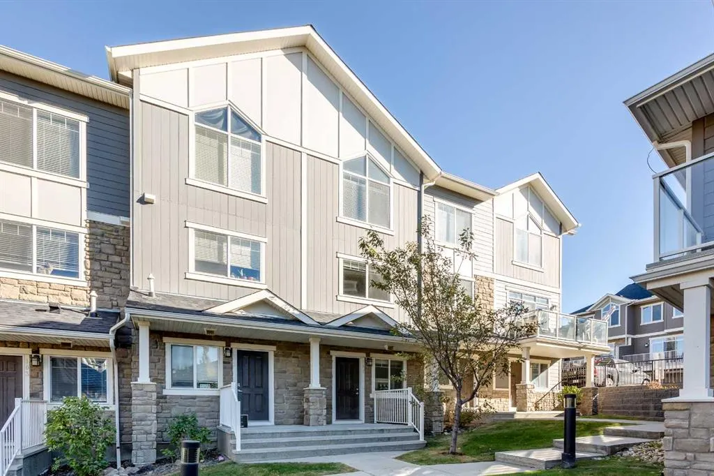 107 Evanston Manor NW