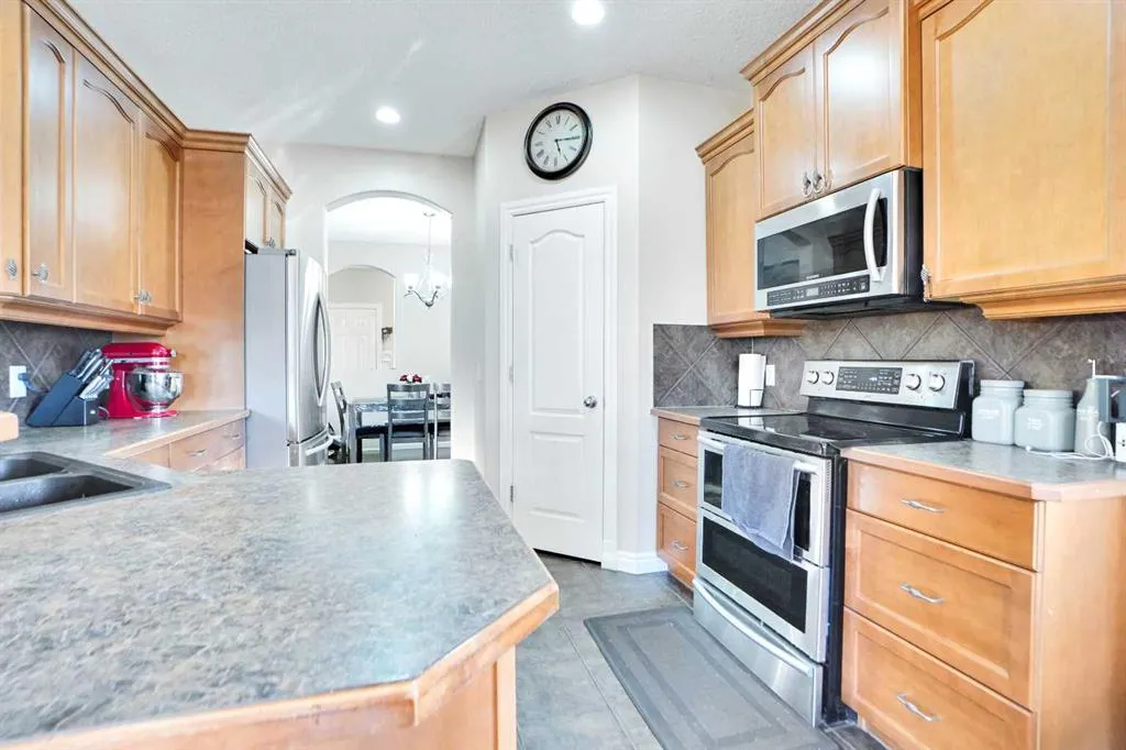 3 Saddleland Crescent NE