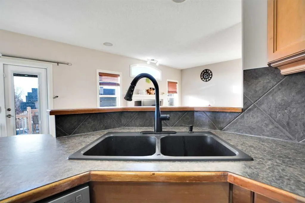 3 Saddleland Crescent NE