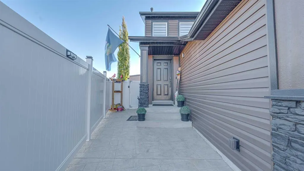 148 Covepark Close NE