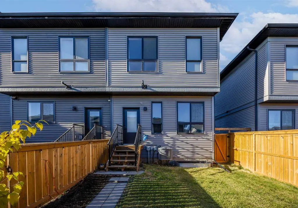32 Silverton Glen Green SW