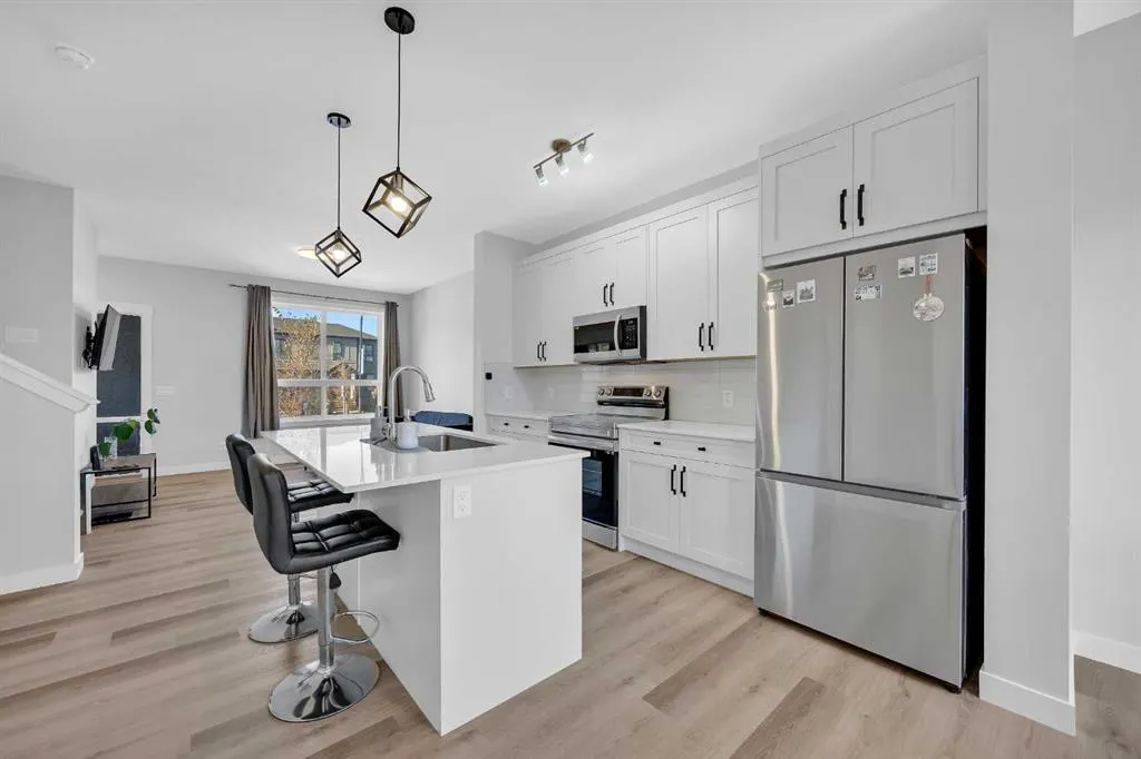32 Silverton Glen Green SW