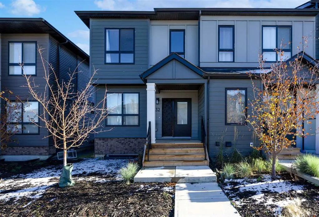 32 Silverton Glen Green SW