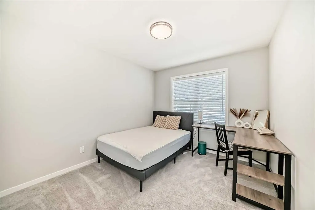 640 Copperstone Manor SE