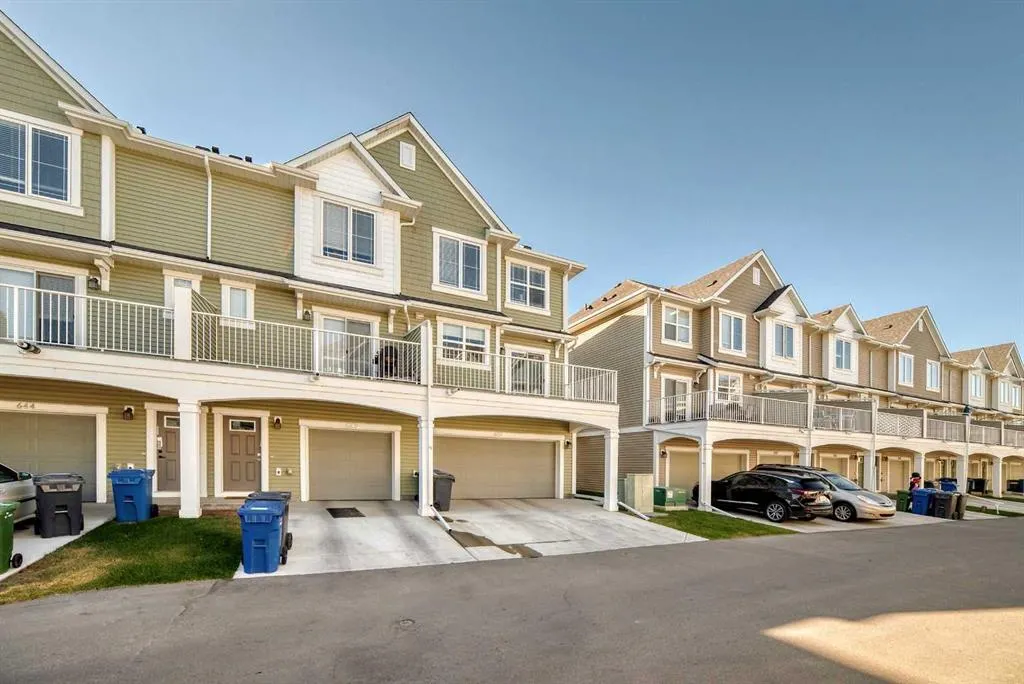 640 Copperstone Manor SE