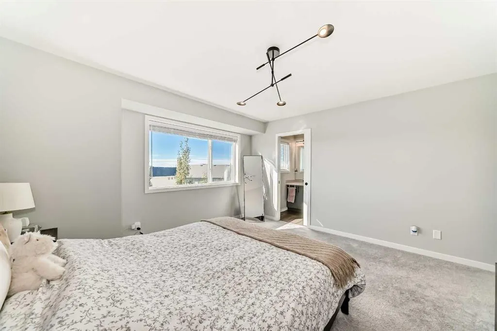 640 Copperstone Manor SE