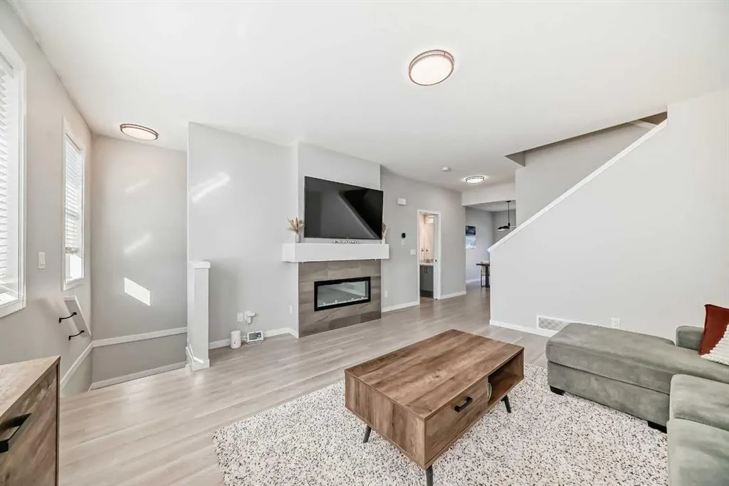 640 Copperstone Manor SE