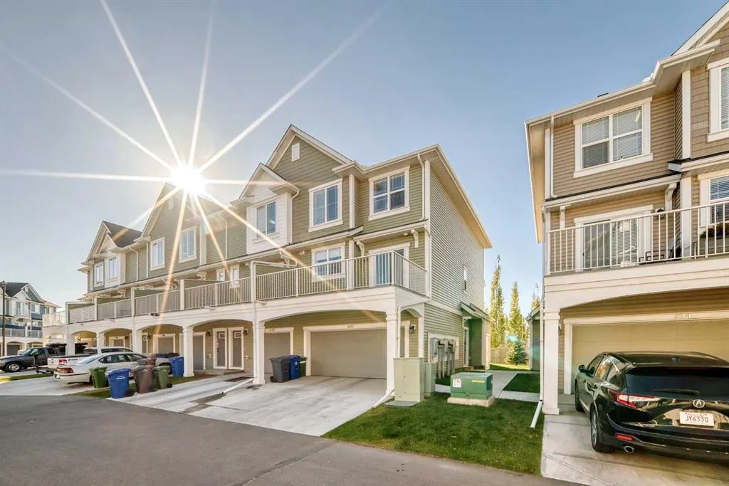 640 Copperstone Manor SE