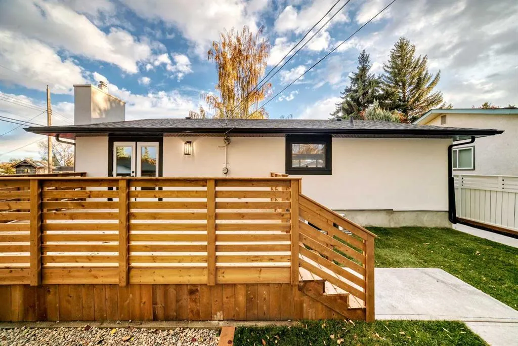 1163 Lake Wapta Road SE
