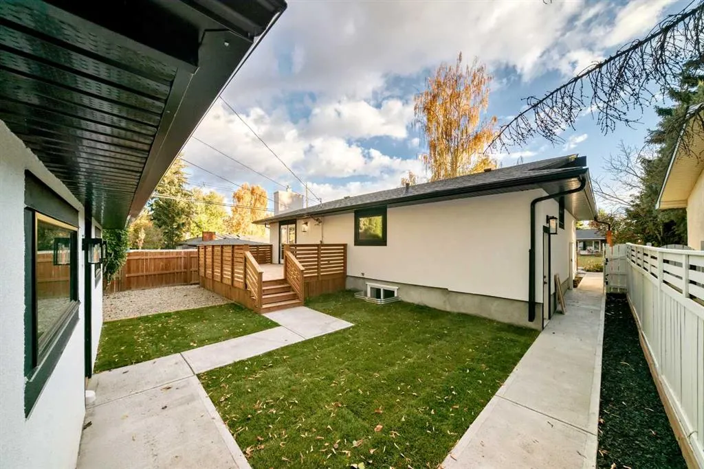 1163 Lake Wapta Road SE