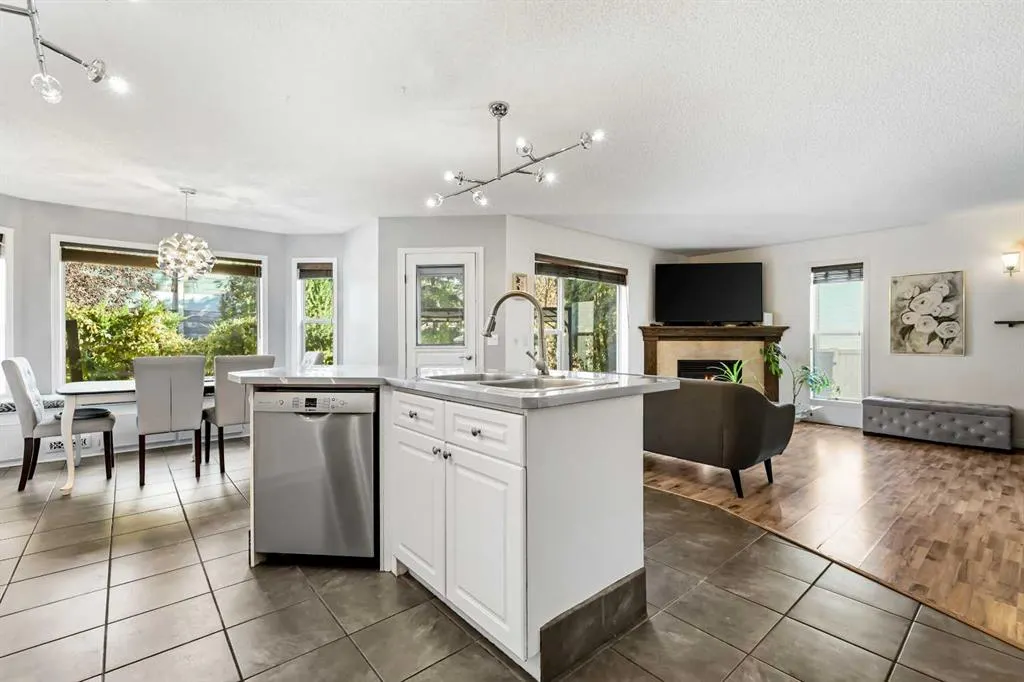 248 Douglas Ridge Green SE