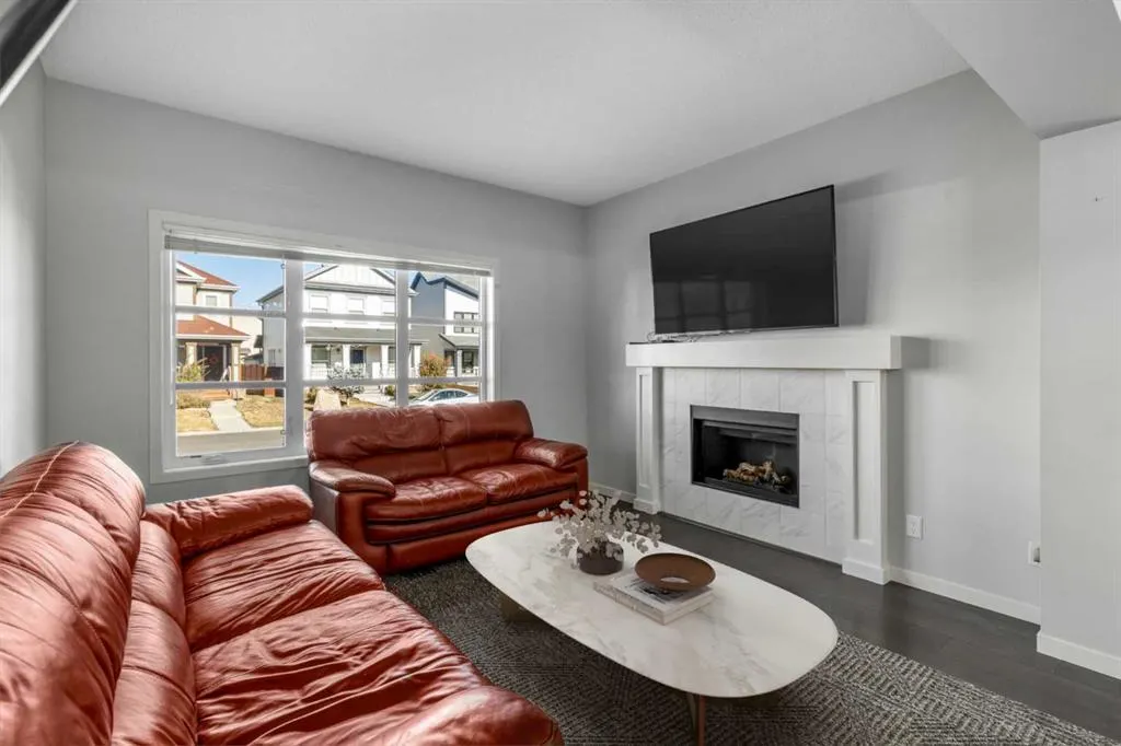 232 Copperpond Parade SE
