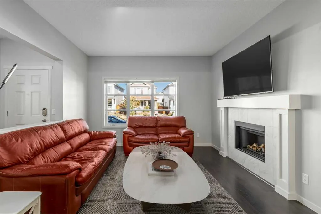 232 Copperpond Parade SE