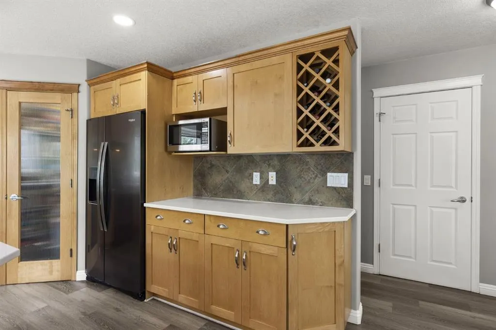 38 Simcoe Crescent SW