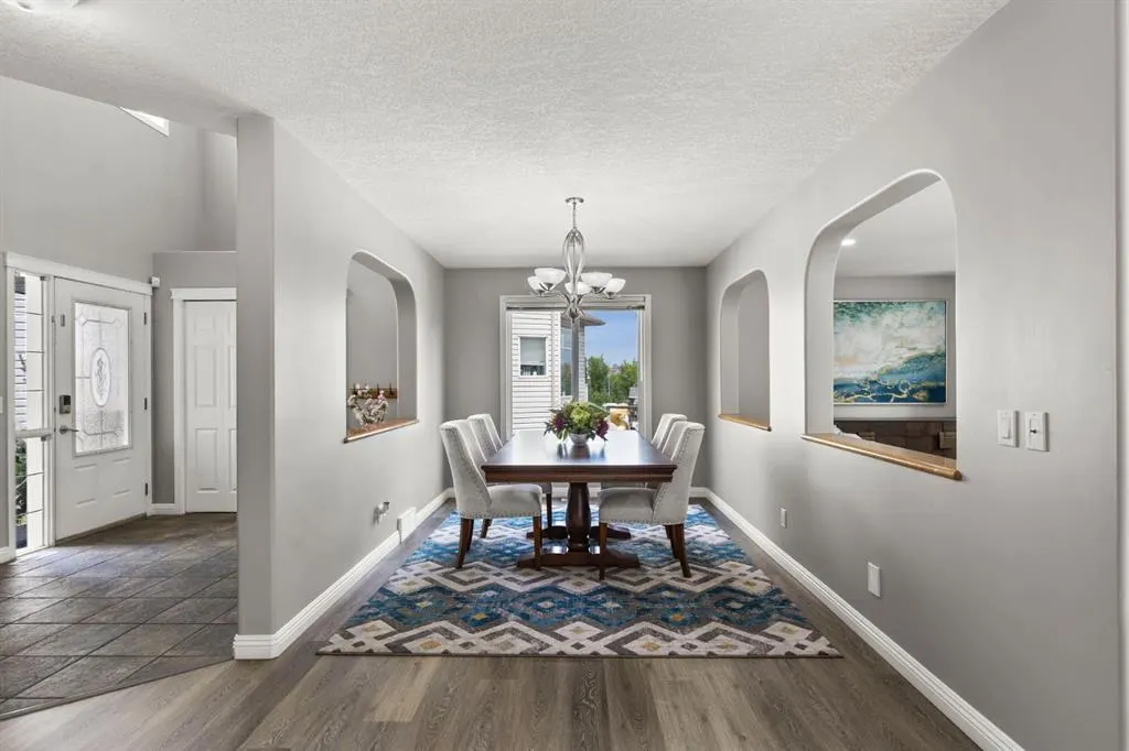 38 Simcoe Crescent SW