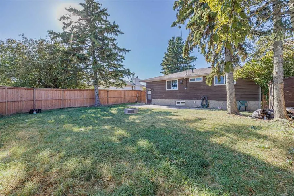 99 Mardale Crescent NE