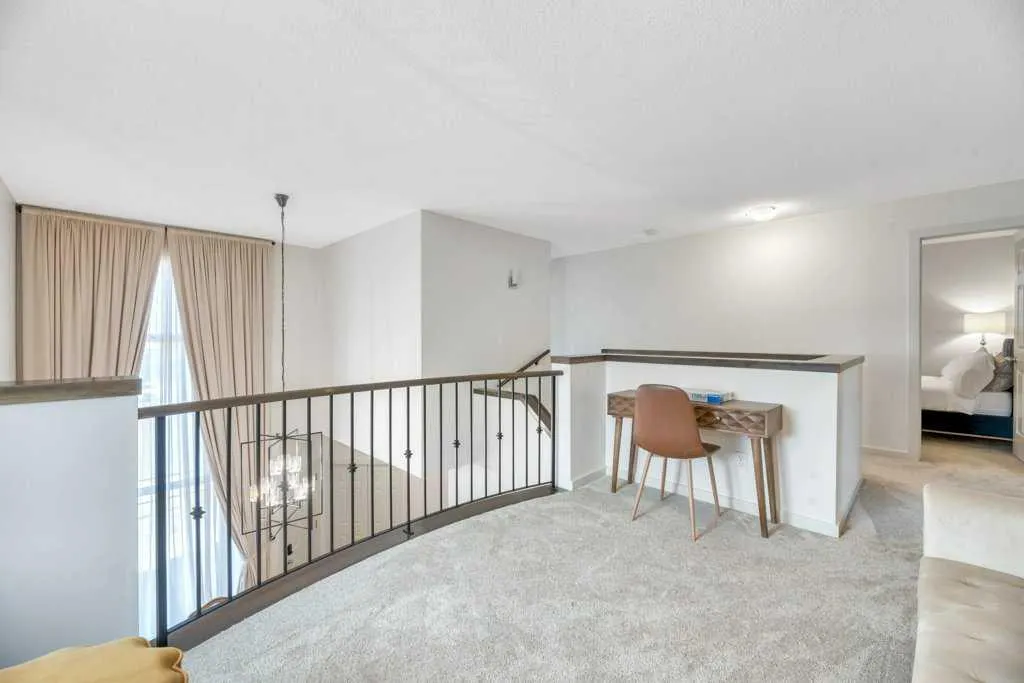 323 St Moritz Drive SW