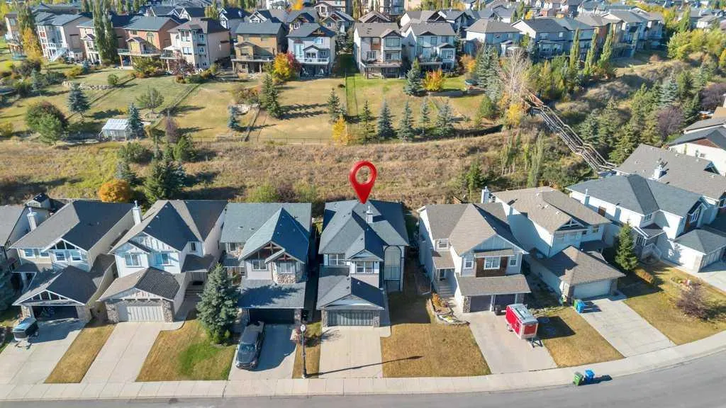 323 St Moritz Drive SW