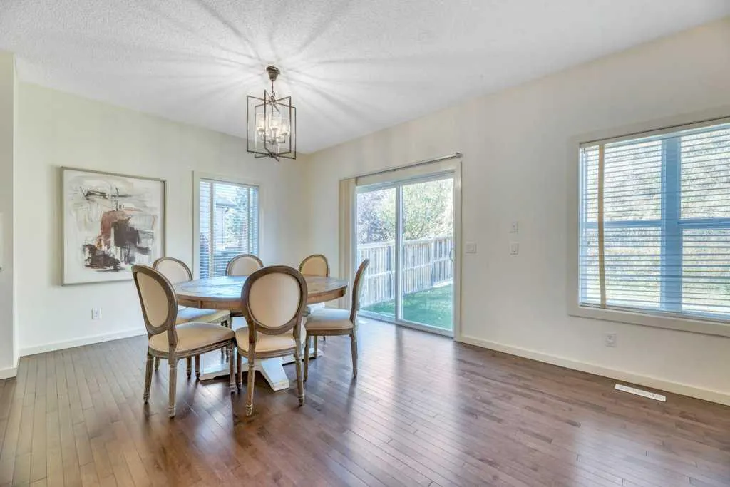 323 St Moritz Drive SW