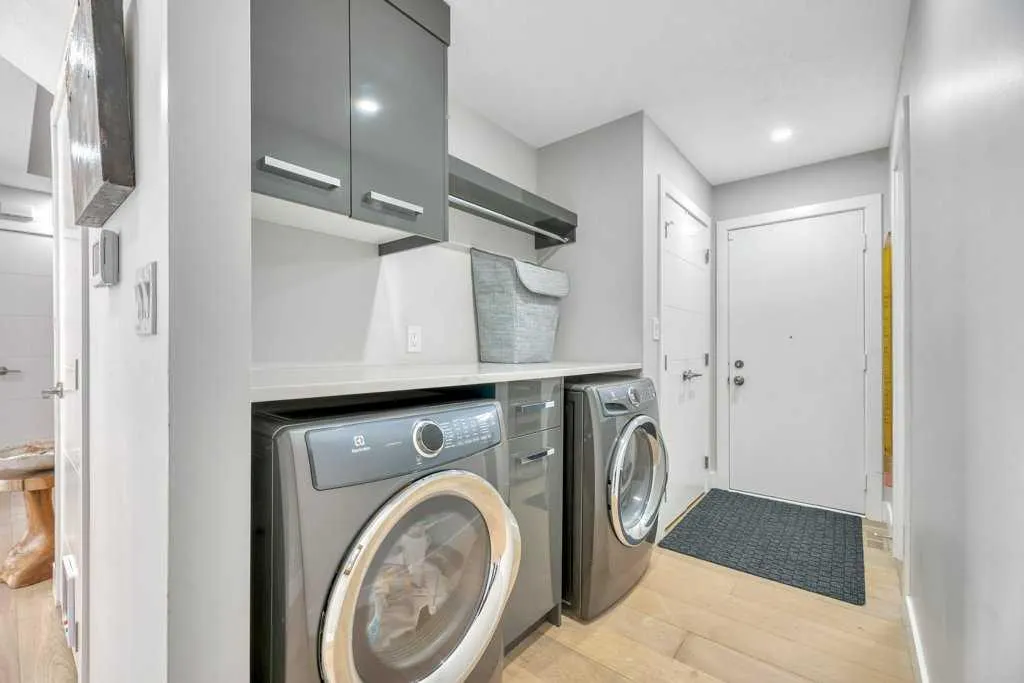 15 Midlake Green SE