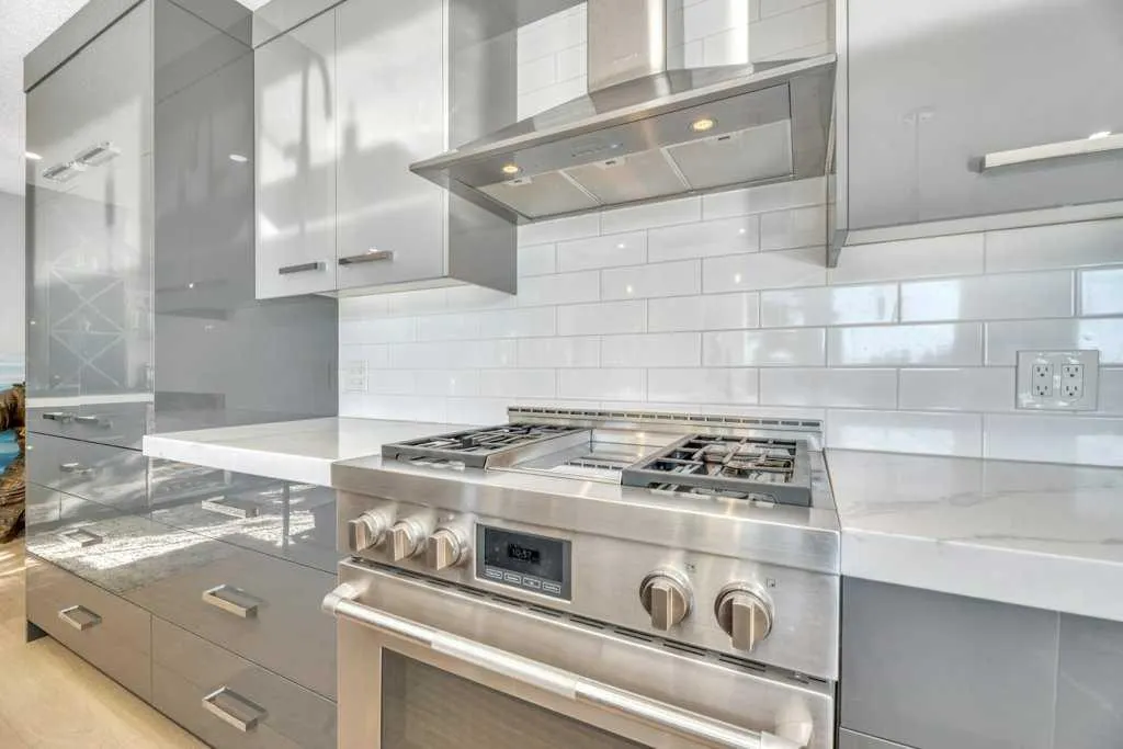 15 Midlake Green SE