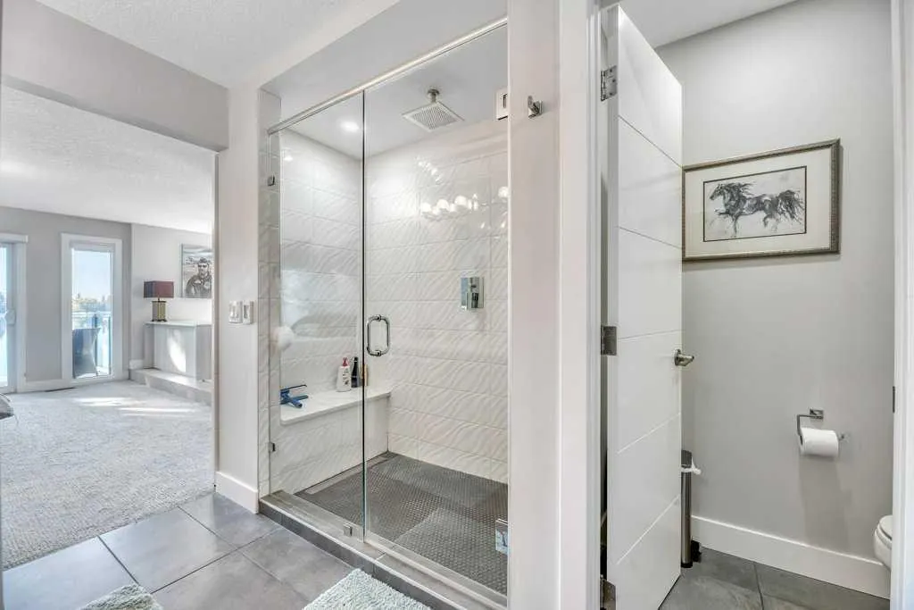 15 Midlake Green SE