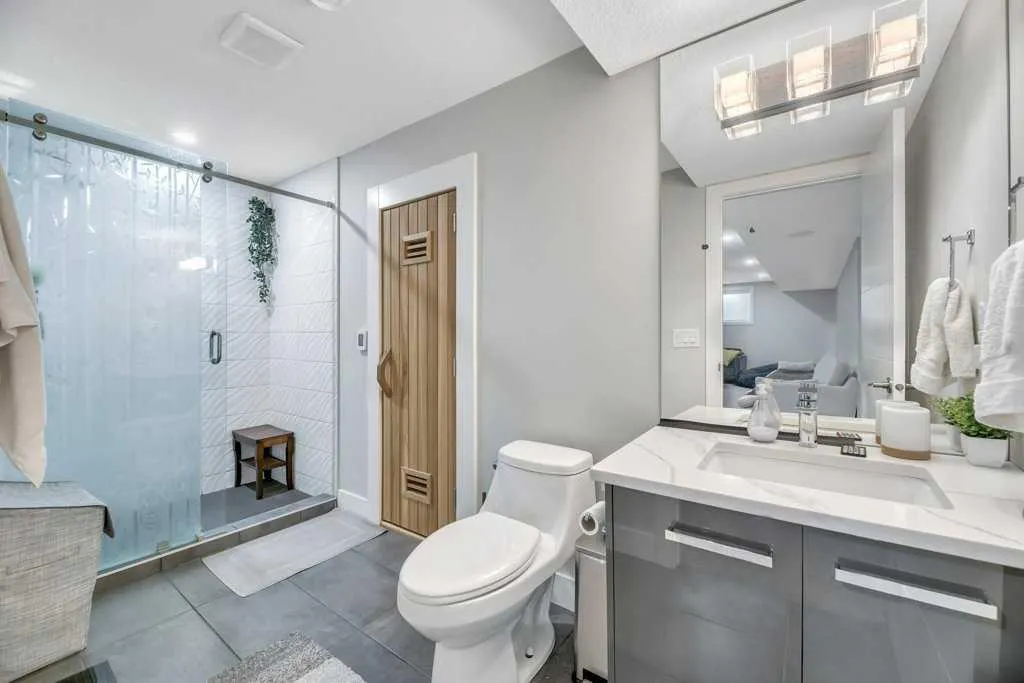 15 Midlake Green SE