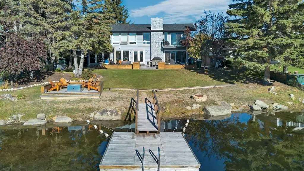 15 Midlake Green SE