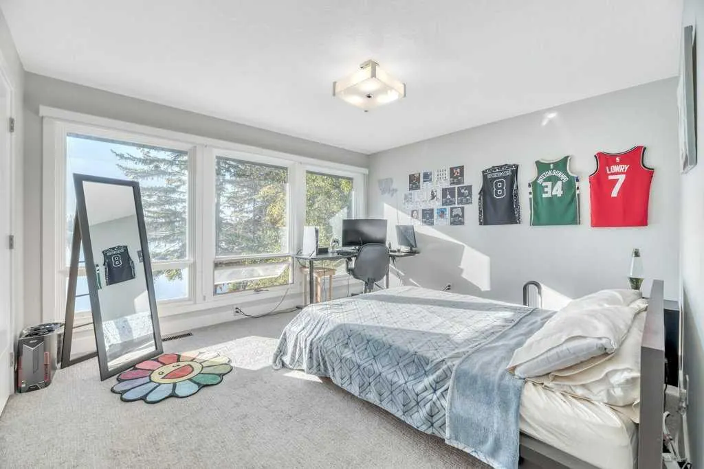 15 Midlake Green SE