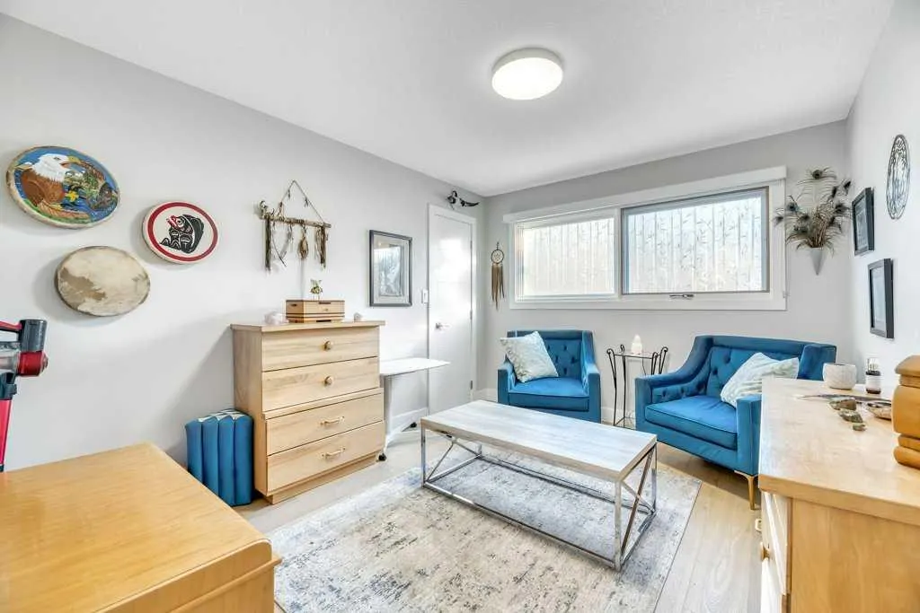15 Midlake Green SE