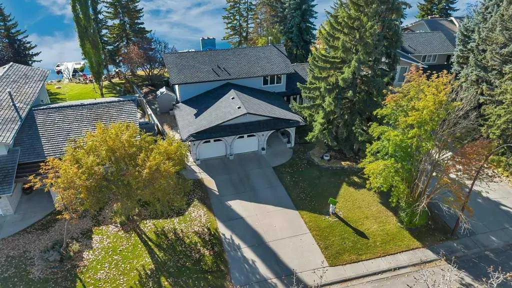 15 Midlake Green SE