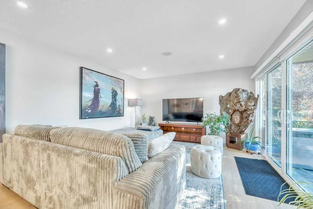 15 Midlake Green SE
