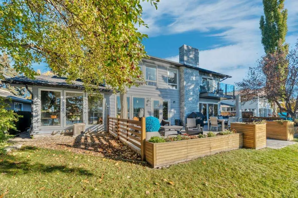 15 Midlake Green SE