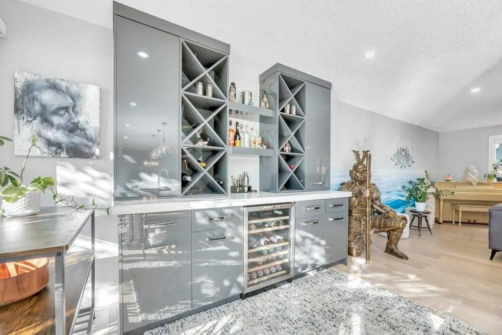 15 Midlake Green SE