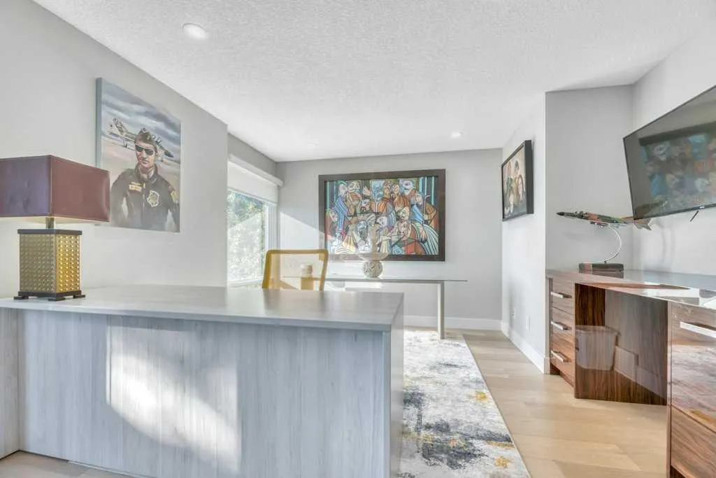 15 Midlake Green SE